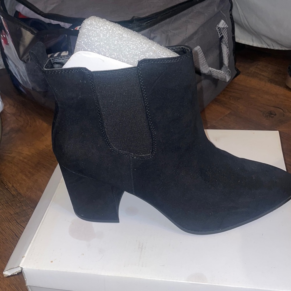 Black suede pointy block heel bootie